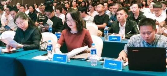 對于工業(yè)設(shè)計(jì)學(xué)生來說錯(cuò)過了前兩屆，但不能錯(cuò)過第三屆的展覽會